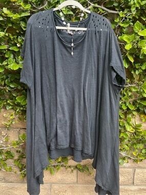 💗💗Magnolia Pearl Asymmetrical Black Jett Tee with distressing